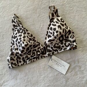 NWT urban daisy deep plunge bikini top